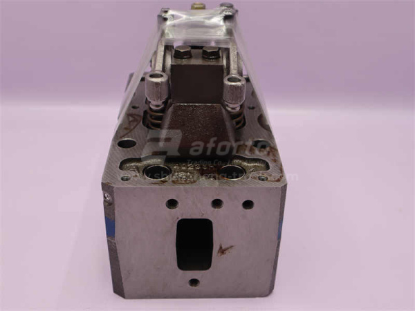 Головка блока WEICHAI WP12G460E310 (4 клапана) в сборе с клапанами