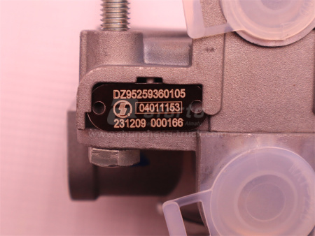 Клапан ускорительный SHAANXI X3000/X5000/X6000/L3000/H3000S 0105 (оригинал)