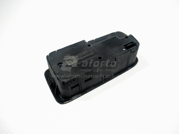 Переключатель стеклоподъёмника SHAANXI X6000 правой (оригинал)