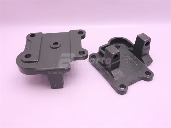 Кронштейн тяги реактивной HOWO среднего моста правый