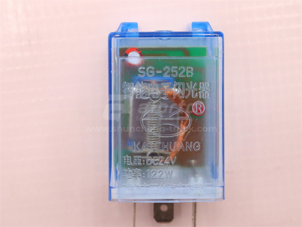 Реле поворотов универсальное 24V (3 контакта)