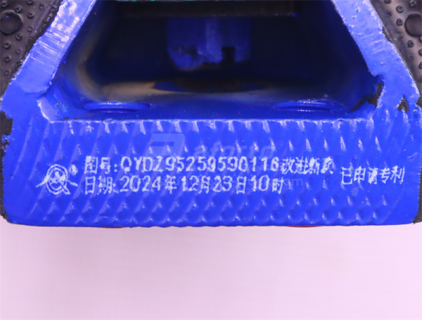 Подушка двигателя SHAANXI M3000 передняя правая новая модель QINYAN