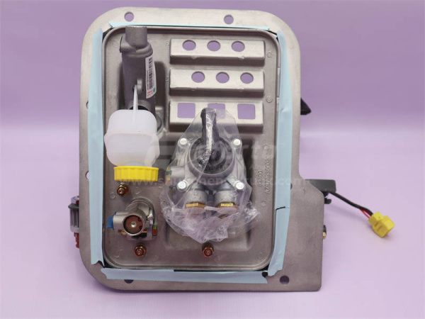 Кронштейн педалей HOWO в сборе (оригинал)