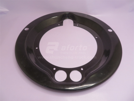 Кожух пылезащитный ступицы передней HOWO 70T левый (оригинал)