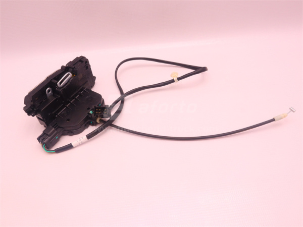 Замок двери кабины с тягой SHAANXI X6000/X5000 правой (оригинал)