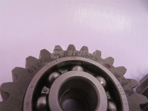 Шестерня масляного насоса промежуточная в сборе WD618