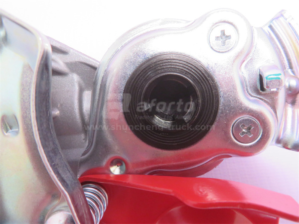 Соединительная головка на прицеп красная с клапаном M16x1.5 SORL