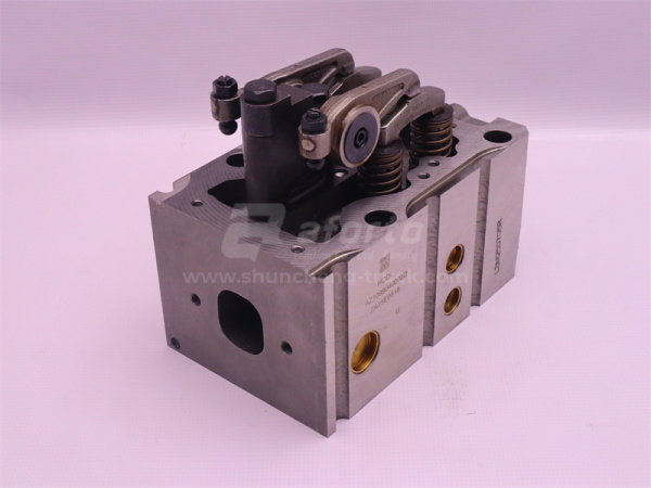 Головка блока SINOTRUK EGR Euro III (4 клапана) в сборе с клапанами