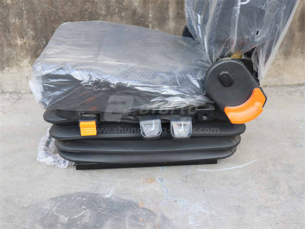 Кресло водителя HOWO пневматическое