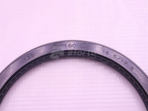 Сальник ступицы передней HOWO TX/SITRAK VGD95 135*160*16.5/17.5 (оригинал)