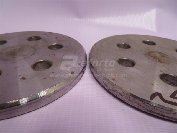 Крышка прижимная подшипника балансира подвески XCMG GR180/215 (оригинал)