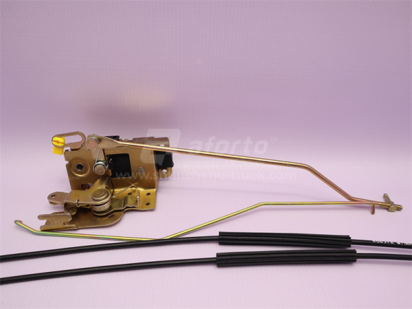 Замок двери кабины с тягой SHAANXI M3000 левый новая модель (оригинал)