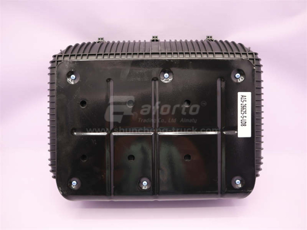 Крышка картриджа пылеуловителя воздушного фильтра нижняя пласстмассовая SHAANXI M3000