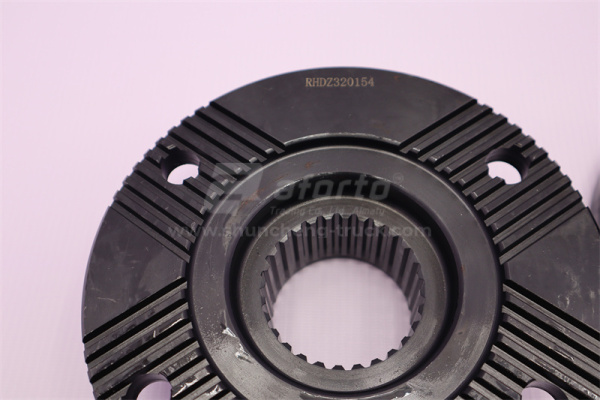 Фланец моста SHAANXI среднего 180/65/28/4 (диаметр /высота/шлицы /отверстия)