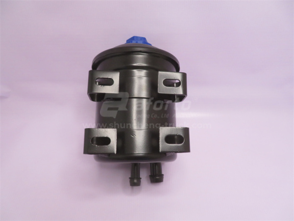 Бачок ГУР HOWO (4 крепёжных лапы)