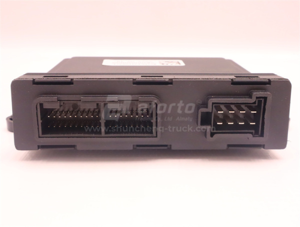 Блок управления HOWO A7 центрального замка и стеклоподъемников L