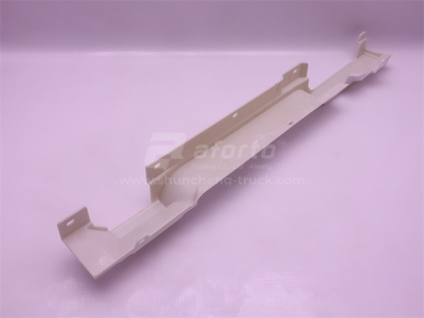 Заглушка навеса двери левая HOWO V7 левой белая