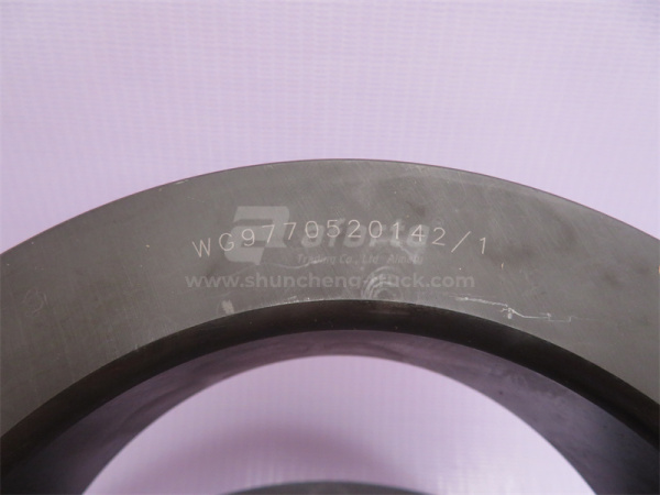 Втулка скользящая балансира (металлическая) HOWO 70T (оригинал)