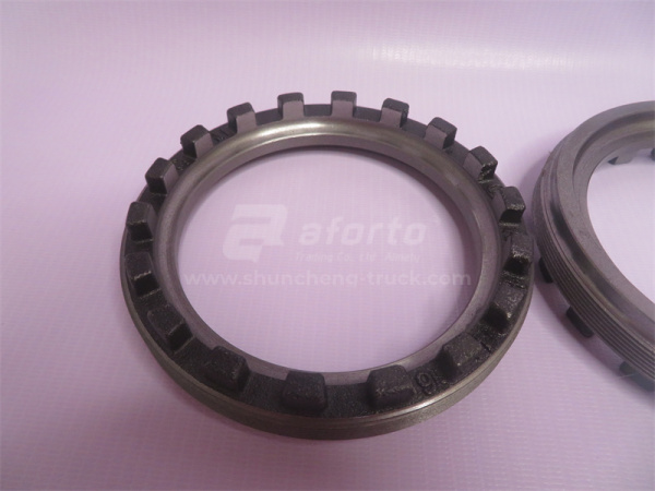 Гайка регулировочная дифференциала редуктора моста правый SHAANXI TGX