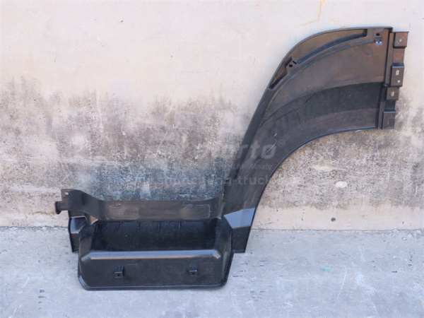 Крыло HOWO V7 переднее правое (передняя часть) черная