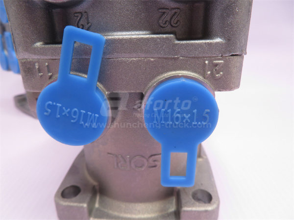 Цилиндр тормозной главный HOWO (6 отв) SORL