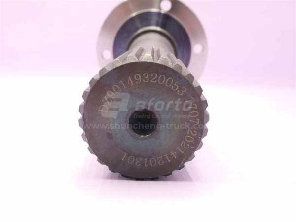 Вал среднего моста SHAANXI TGX проходной (4 отв.26 шлицов)