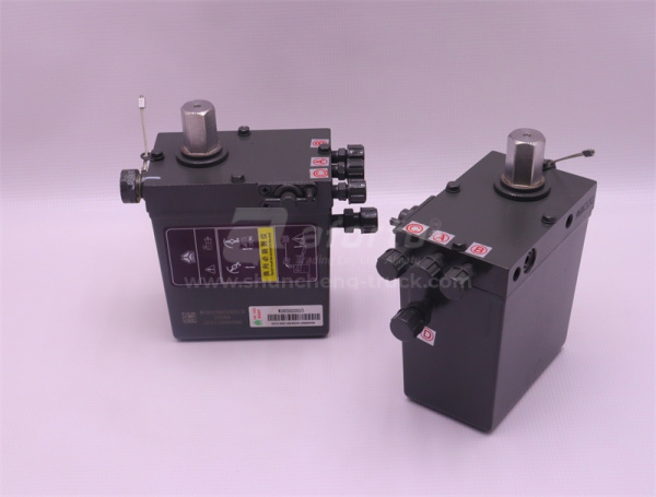 Гидронасос подъёма кабины ручной HOWO A7 самосвал (оригинал)