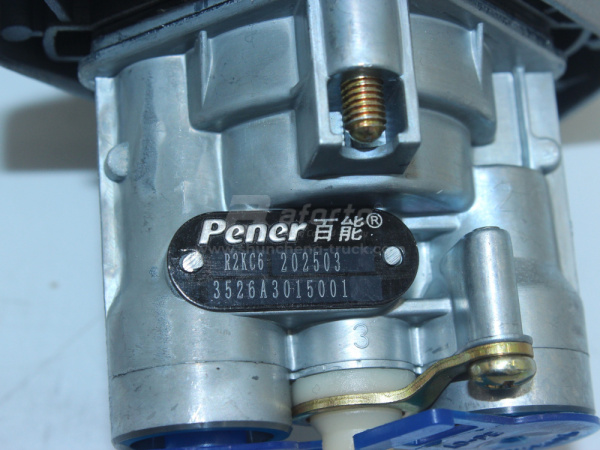 Клапан воздушный стояночного тормоза SHAANXI F2000/X3000/X5000/L3000/прицеп (2 отверстия) Pener