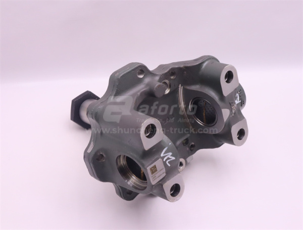 Кулак поворотный HOWO 2020 левый (оригинал)