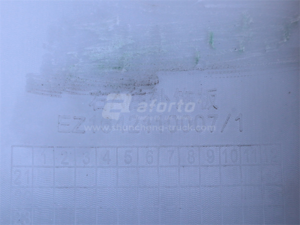 Обтекатель кабины HOWO V7 стойка правая