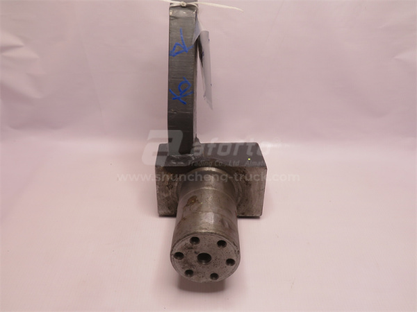 Кулак поворотный XCMG GR180/215 правый новая модель после 2010г