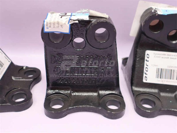 Кронштейн двигателя SHAANXI X3000 задний левый (оригинал)