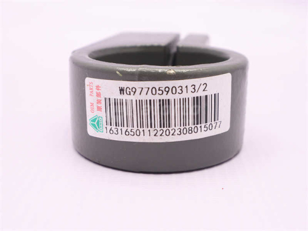 Зажим трубы крепления КПП SINOTRUK усиленный (оригинал)