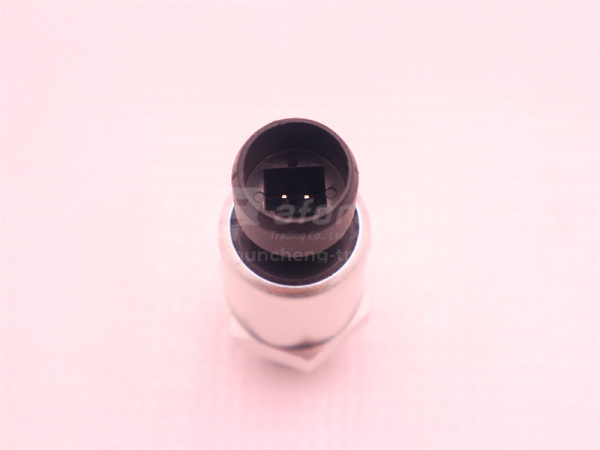 Датчик засоренности воздушного фильтра SHAANXI X6000/X5000/L3000  (оригинал)