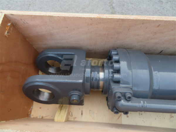 Гидроцилиндр подъема ковша правый XCMG LW500F/LW500FN/ZL50G (оригинал)