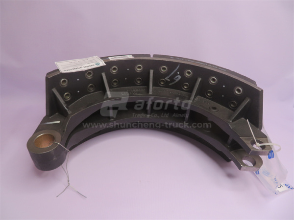 Колодки тормозные передняя HOWO 70T (оригинал)
