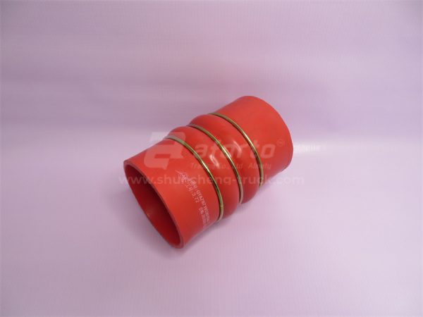 Патрубок интеркулера 100*160 (3 стяжки) HOWO QINYAN