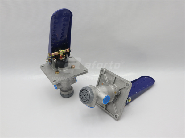 Цилиндр тормозной главный XCMG ZL50G/LW300F с педалью газа