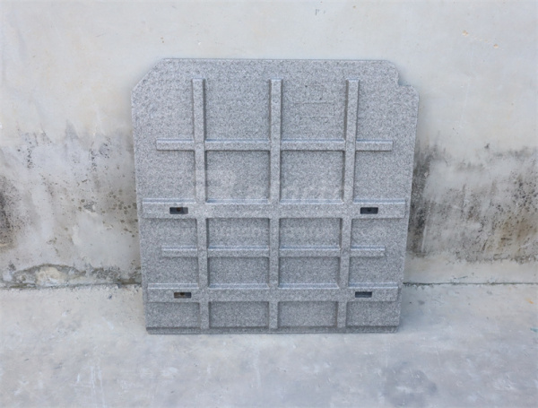 Крышка для наружного ящика инструментов HOWO TX средняя (оригинал)