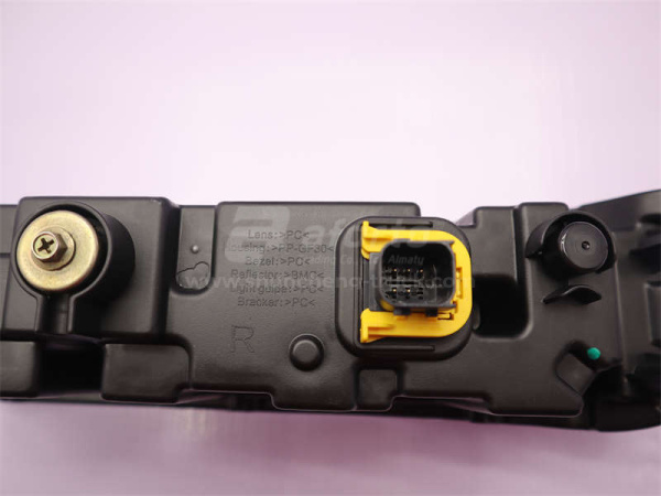 Фара HOWO T5G/C7H противотуманная правая HFX