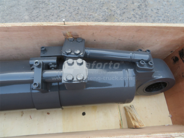 Гидроцилиндр подъема ковша правый XCMG LW500F/LW500FN/ZL50G (оригинал)