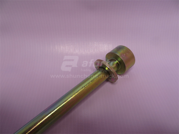 Болт рессоры 16*420*1.5 HOWO 70T задней центральный