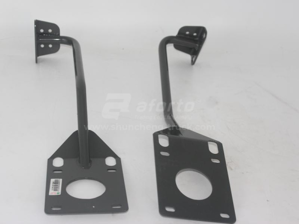 Кронштейн брызговика HOWO T5G левый